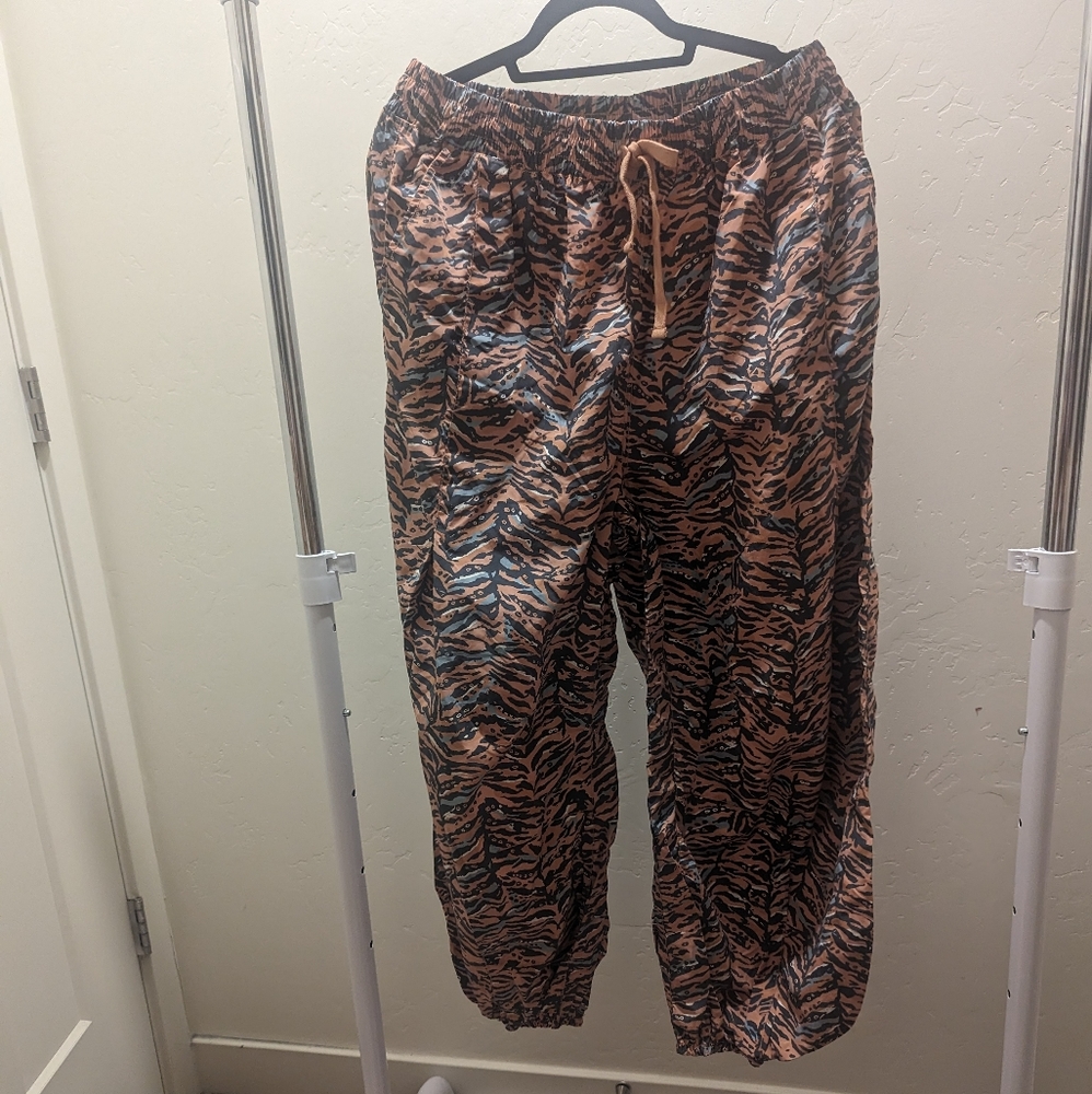 Free People Movement Zephyr Printed Joggers Pants Size Large